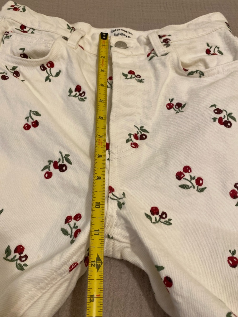 Reformation White Straight-Leg Jeans with Cherry Motif. Size 26 - Picture 10 of 14